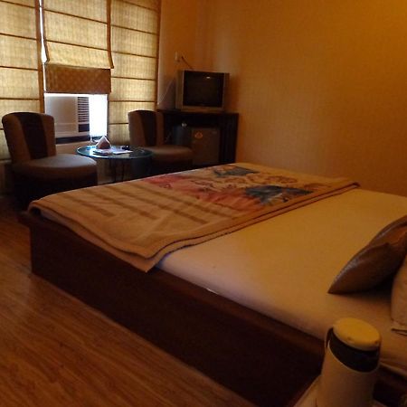 Aashyana Hotel Alwar Bagian luar foto