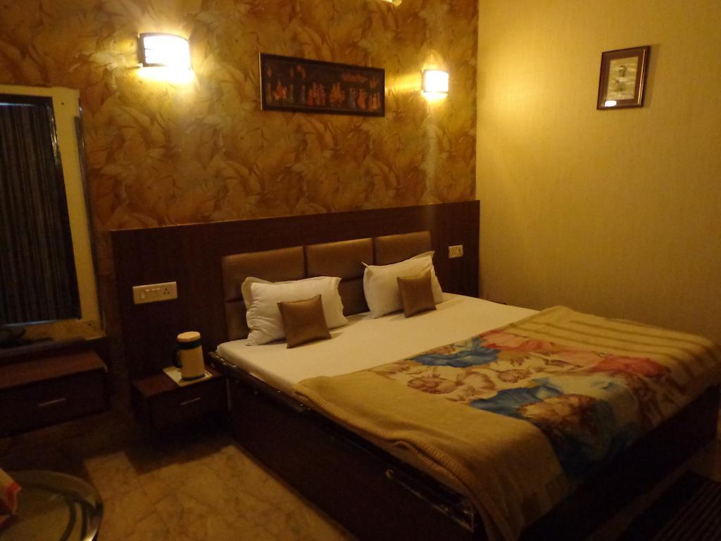 Aashyana Hotel Alwar Bagian luar foto