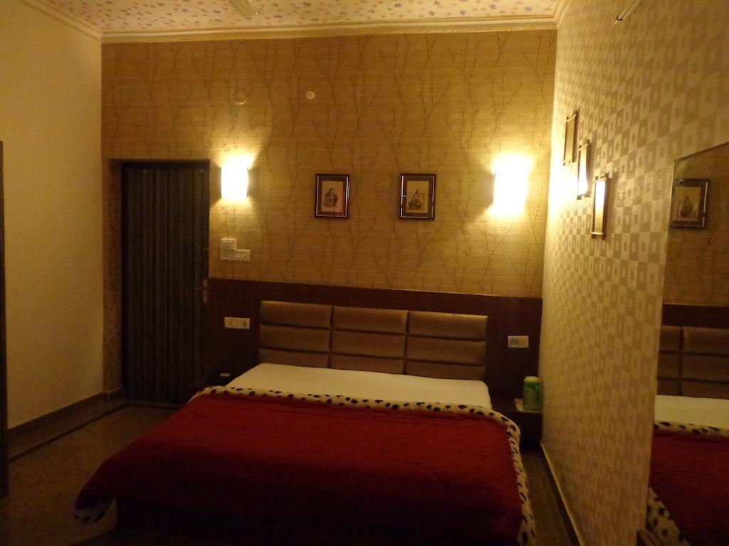 Aashyana Hotel Alwar Bagian luar foto