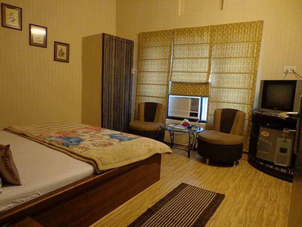 Aashyana Hotel Alwar Bagian luar foto