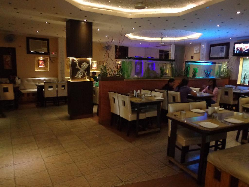 Aashyana Hotel Alwar Bagian luar foto